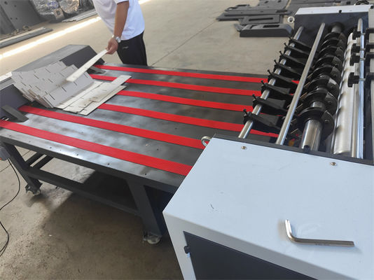 Macchina per la fabbricazione di scatole di cartone da cartone ad alta tensione 380V