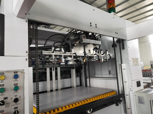 220V/380V Alta velocità Flat Bed Printing And Die Cutting Machine con lunga durata di vita