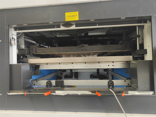 220V/380V Alta velocità Flat Bed Printing And Die Cutting Machine con lunga durata di vita