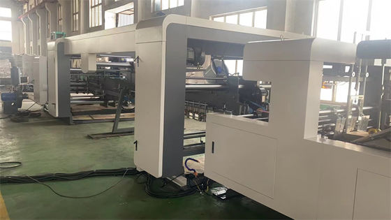 Macchina di stampa flessibile a cartone ondulato a 4 colori e adesivo per cartoni automatici