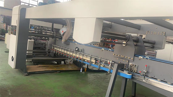 Macchina per la stampa flessibile a lastra ondulata con cartone a cartoncino