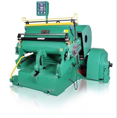 Voltaggio 380V / 220V Pizza Box Die Cutting And Creasing Machine per il materiale di imballaggio