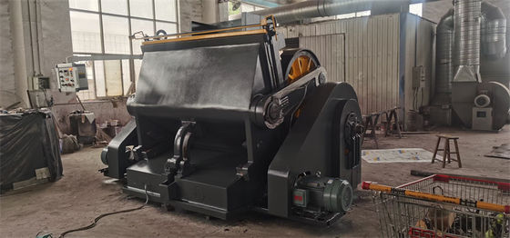 2000*2500*1930mm Serie Ml Flatbed Die Cutting and Creasing Machine per pellicole di plastica