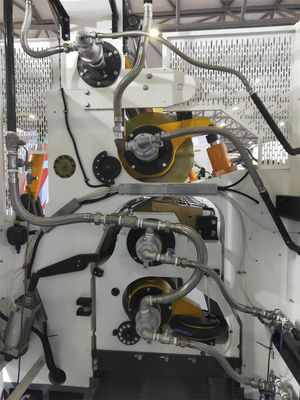 Macchina per la fabbricazione di cartoni ondulati monolivello automatico