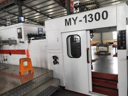 Alberghi Precision Feed Cardboard Die Cutting Machine con modello di progettazione e alta velocità