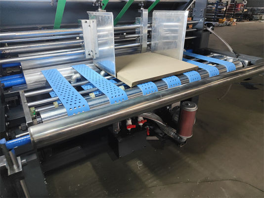 Assurance Macchina semiautomatica per la laminazione a flute di cartone cartonato per imballaggi a pellicola