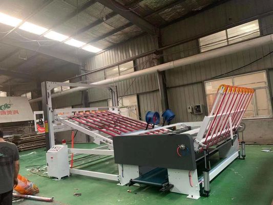 Cartoni Tipo di imballaggio Nuova macchina di taglio flessibile a scanalatura con auto-stacker tessile