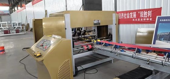 Macchina di collazione automatica per cartoni per abbigliamento che soddisfa la domanda dei clienti