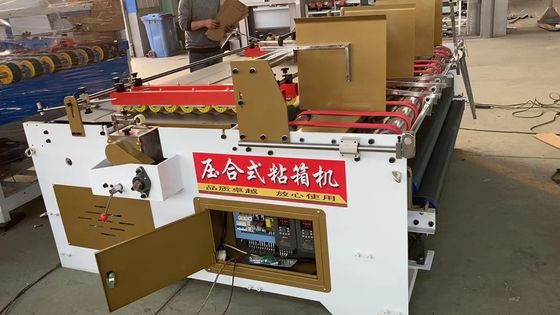 Macchine semiautomatiche per la collazione di cartoni per la produzione di cartoni