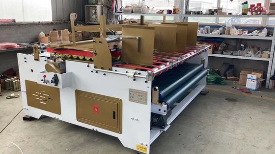 Semi-automatica Macchina per la collazione di cartone per cartone Migliorare l'efficienza della produzione