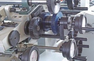 Macchina per cartone ondulato laminatore ad alta precisione ± 1 mm per prestazioni al dettaglio
