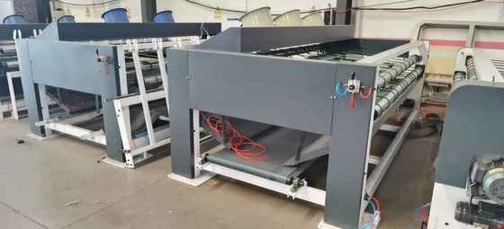 Macchine per impilare cartoni ondulati con apparecchiature per l'imbottitura/slitter scorer/glue pasting