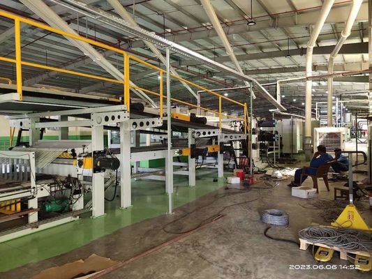 Linea di produzione di cartone ondulato a tre pieghe per la fabbricazione di scatole di cartone